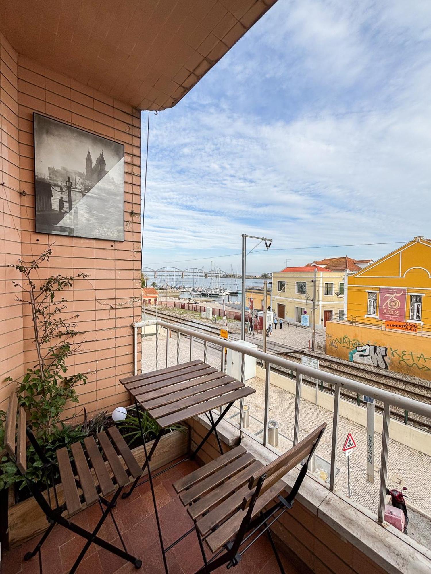 Aquarela Do Tejo Guesthouse วีลาฟรังกา เด ชีรา ภายนอก รูปภาพ